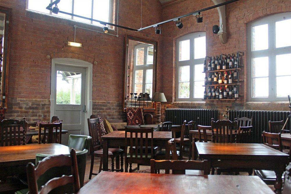 Wrenbury The Cholmondeley Arms酒店 外观 照片